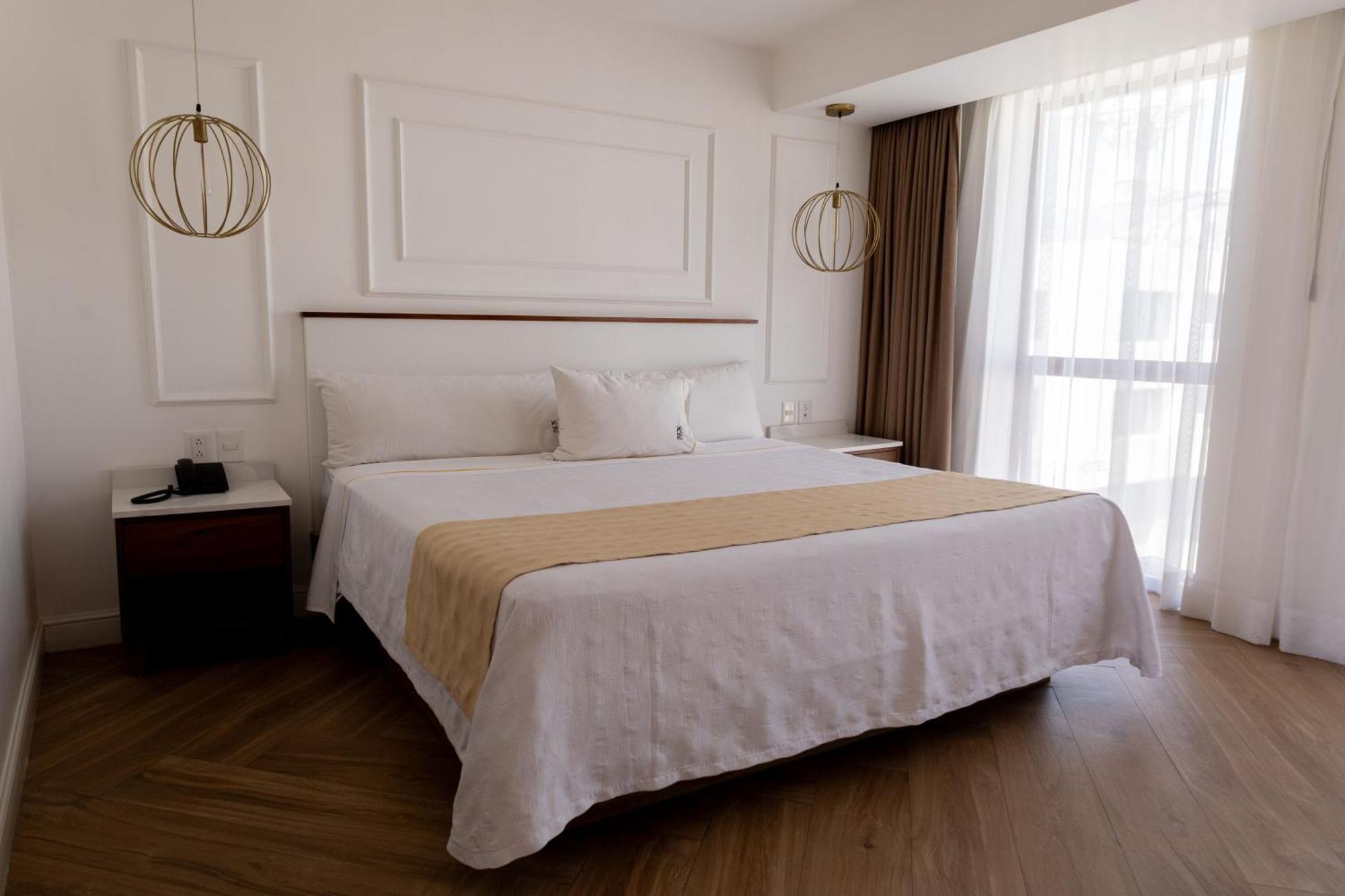 Six Hotel Guadalajara Degollado Bagian luar foto